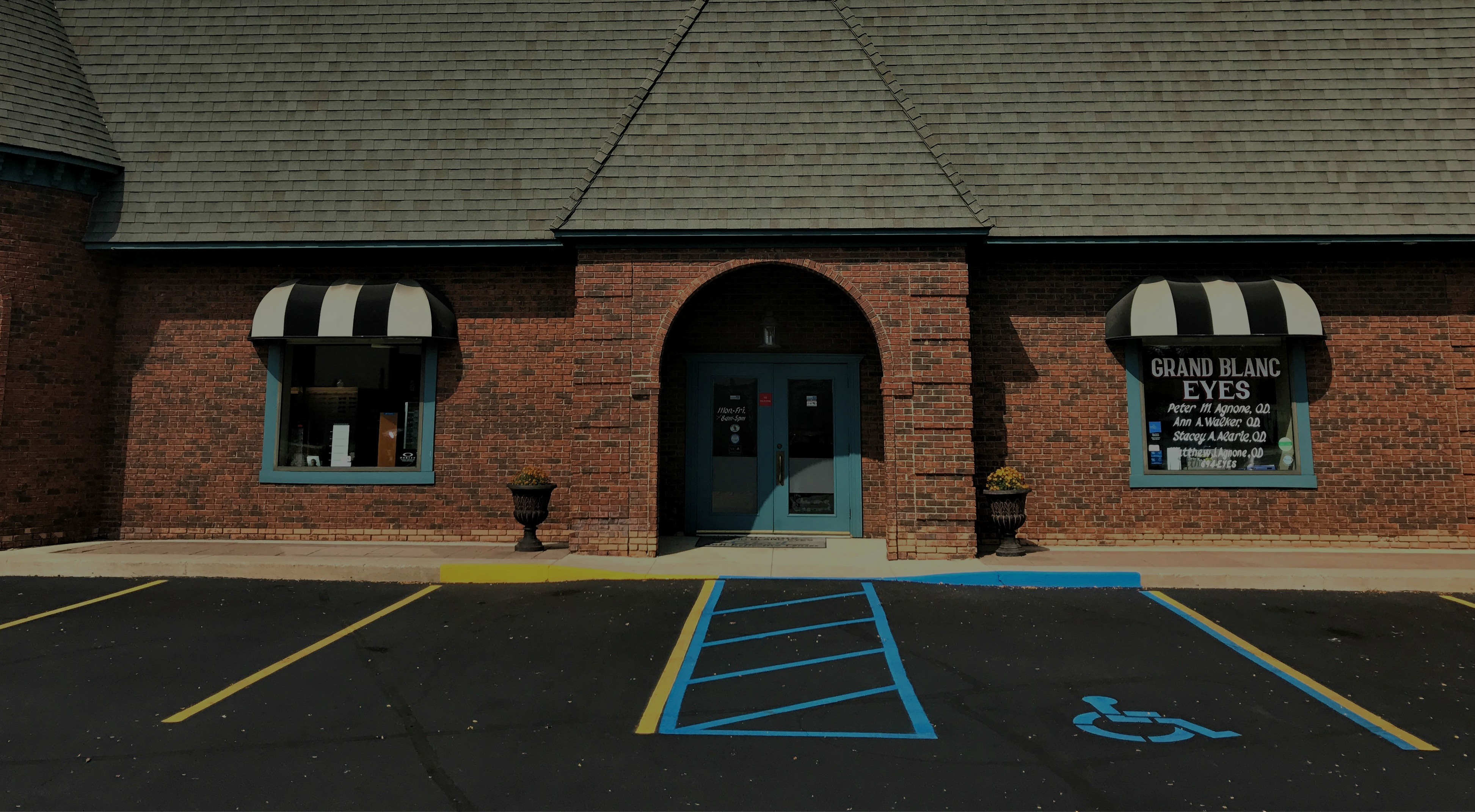 2 Grand Blanc Eyes eye doctor fenton Door